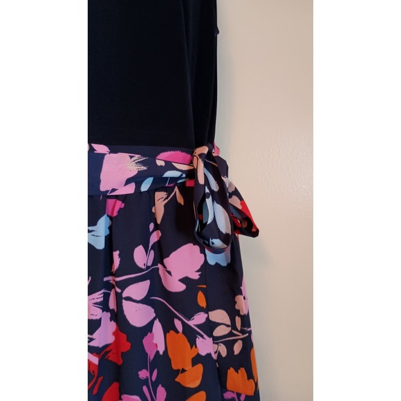 Vince Camuto Sz 6 Navy Floral Maxi Dress Halter Keyhole Belted Party Guest Chic - Picture 3 of 9